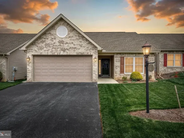 47 Keswick Dr, Mechanicsburg, PA 17050