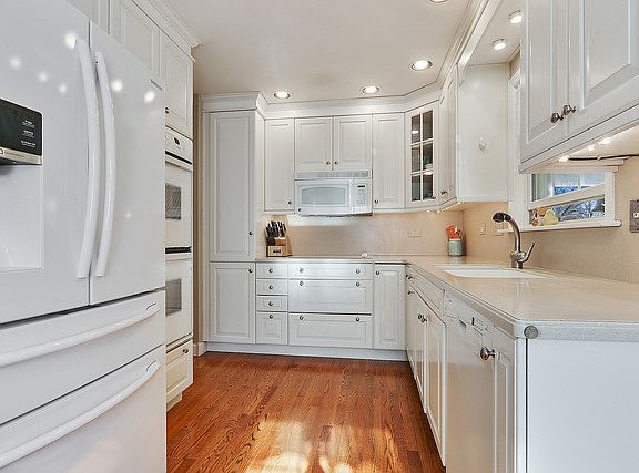 5th image of 10025 S Alice Ct