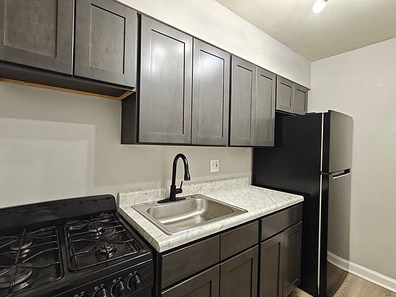 2nd image of 121 Forest Ave #10D