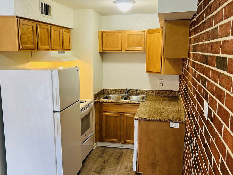1st image of 139 Orlando Dr APT 3