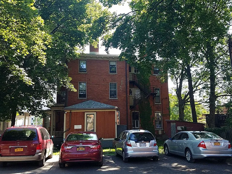 67 S Washington St — Photo 2
