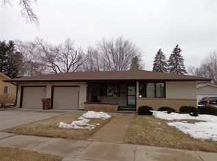 800 Frontenac Ave, Stevens Point, WI 54481