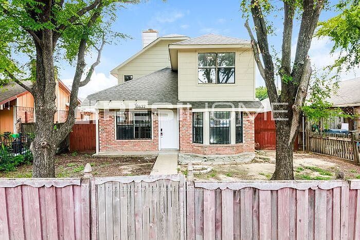 1st image of 10632 Hamlin Dr