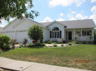 749 Lakeridge Dr, West Fargo, ND 58078