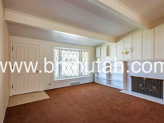 3rd image of 2630 E Lincoln Ln