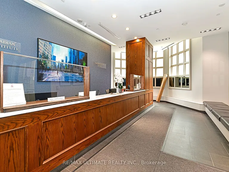 426 University Ave #1106 — Photo 3
