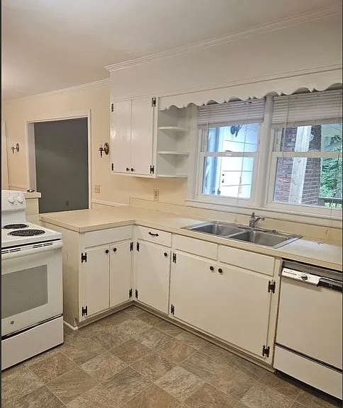 305 Augusta Rd — Photo 9