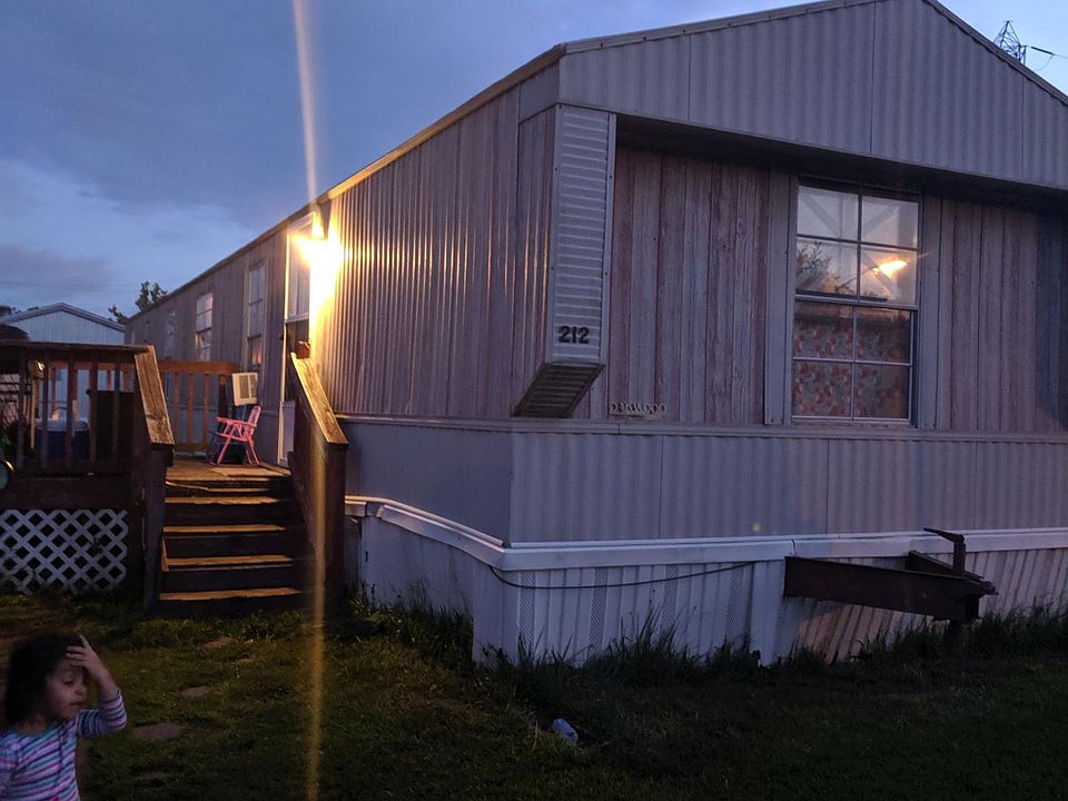 1st image of 212 Robin Ln
