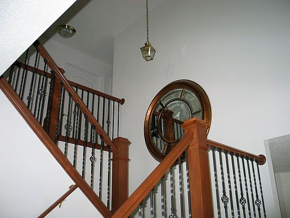 4th image of 824 Highpointe Blvd