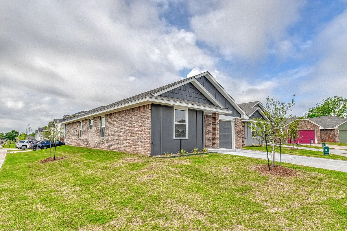 Building Photo - 2724 Varenna Ct