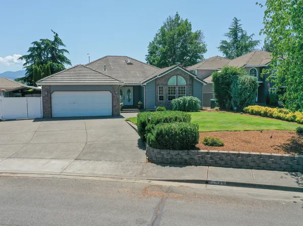 915 Amanda Way, Central Pt, OR 97502