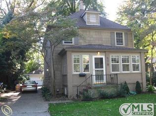 279 Ridgemont Rd, Grosse Pointe Farms, MI 48236