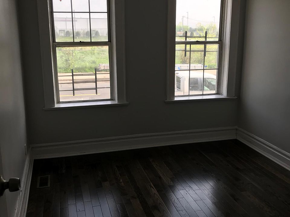 1st image of 27 9th Ave APT A