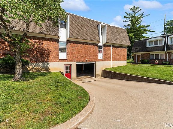 2nd image of 1051 Lafayette Ct APT A