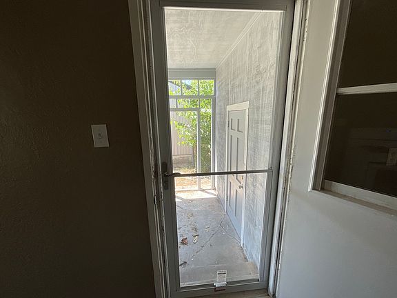 5th image of 3937 Pine Ave