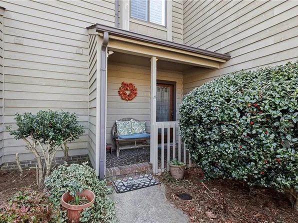 2313 Cypress Ct, High Point, NC 27265