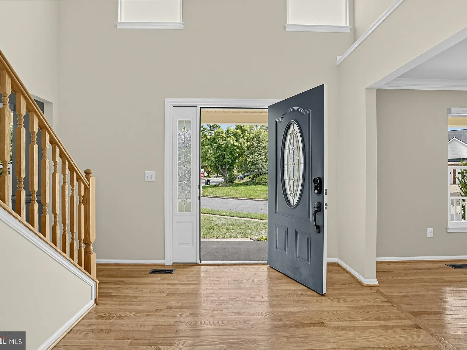 5 bed, 3.5 bath, 3255 sqft, $4,500 — Photo 3