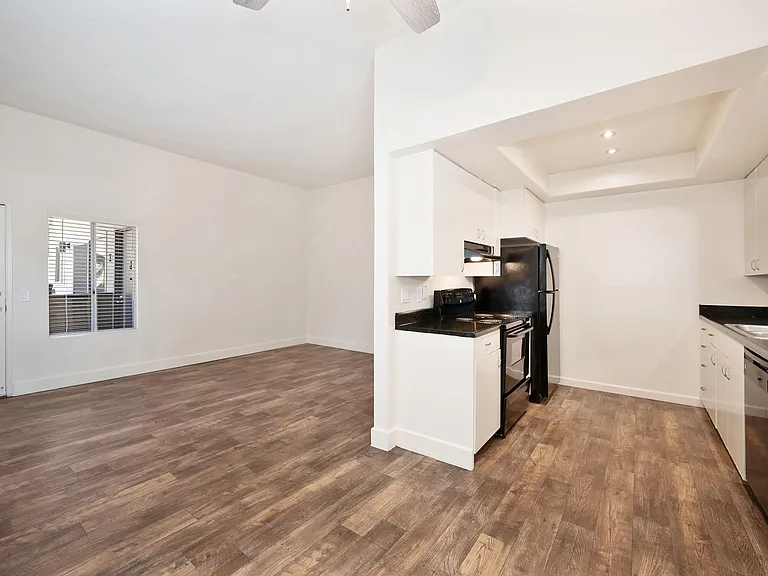 Elan Beachpointe Carlsbad — Photo 4