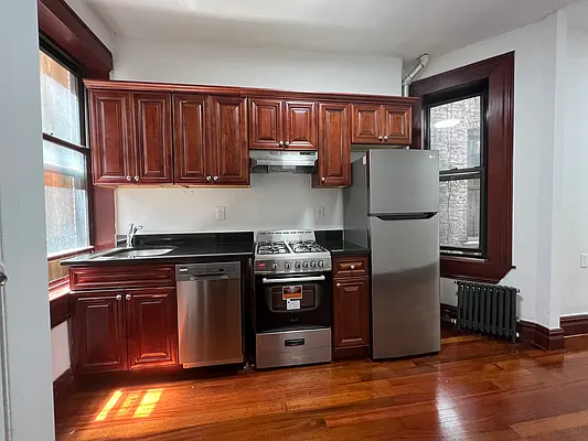 Rented by Bond New York | media 5