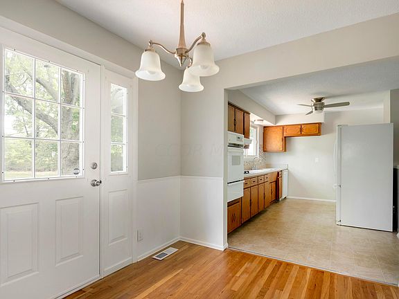 5th image of 5132 Botsford Dr