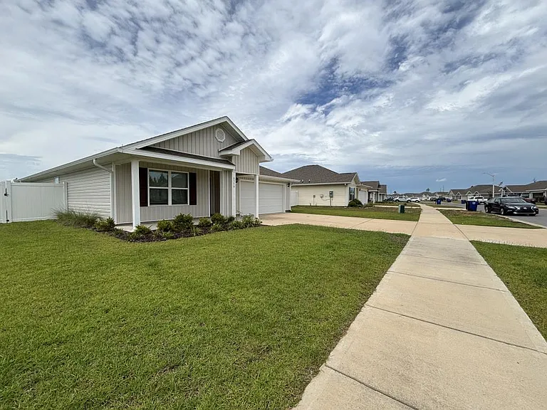 6359 Bellavia Ln — Photo 2