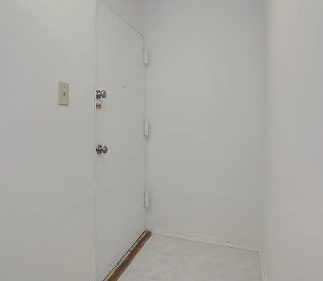 493 N Armistead St #203 — Photo 3