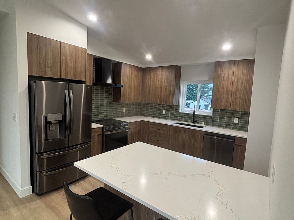 1st image of 3924 W Longfellow Ave Unit B
