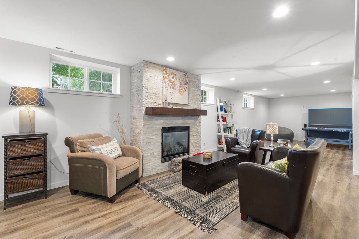 next background image