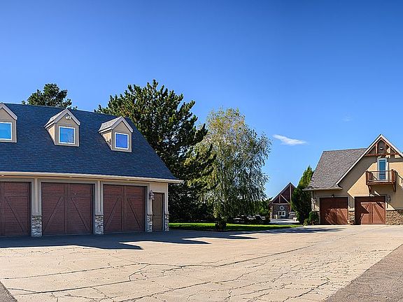 2nd image of 801 Deer Valley Dr