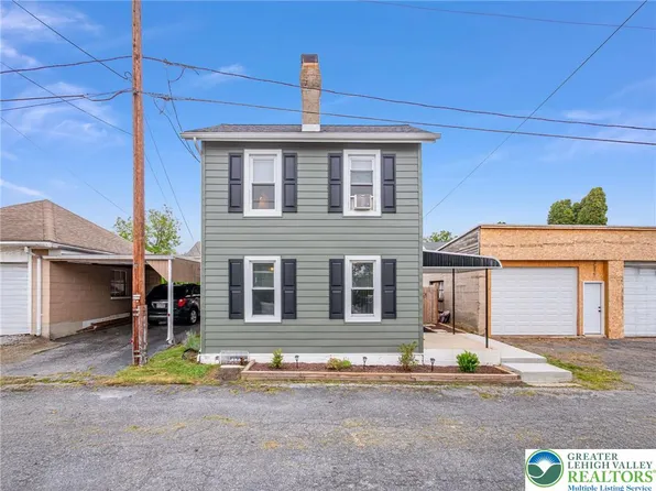1015 Crane St, Catasauqua, PA 18032