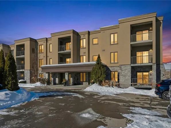 16 Sullivan Ave #109, Thorold, ON L2V 2Y2