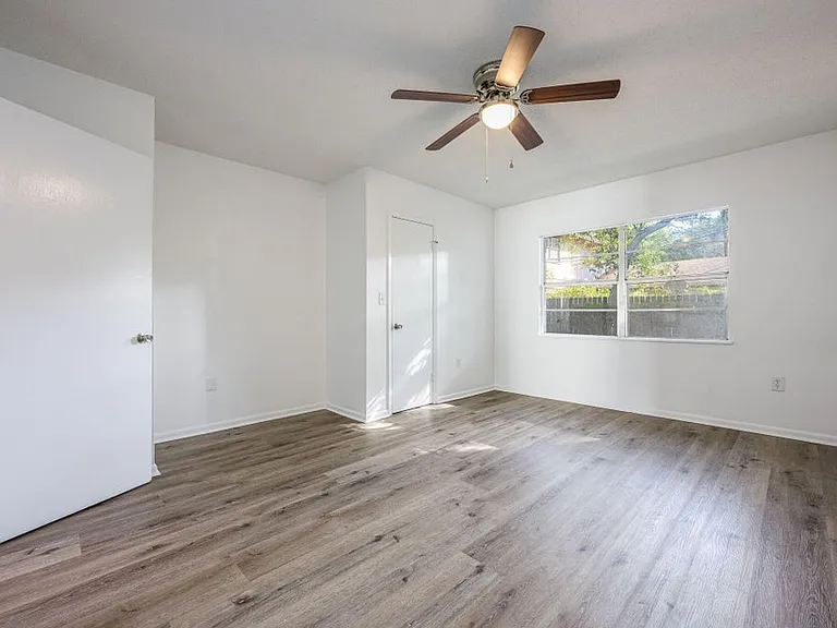1013 Holton Ave #1 — Photo 15