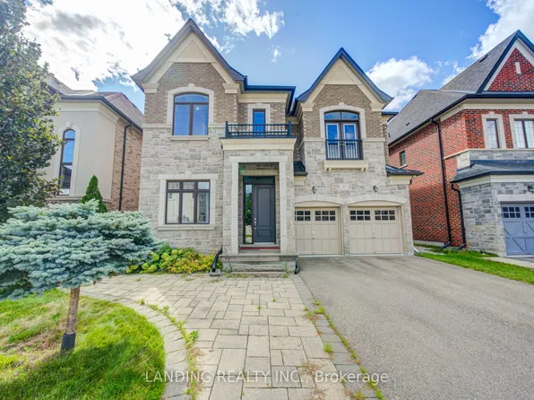 57 Strawbridge Farm Dr, Aurora, ON L4G 0T9