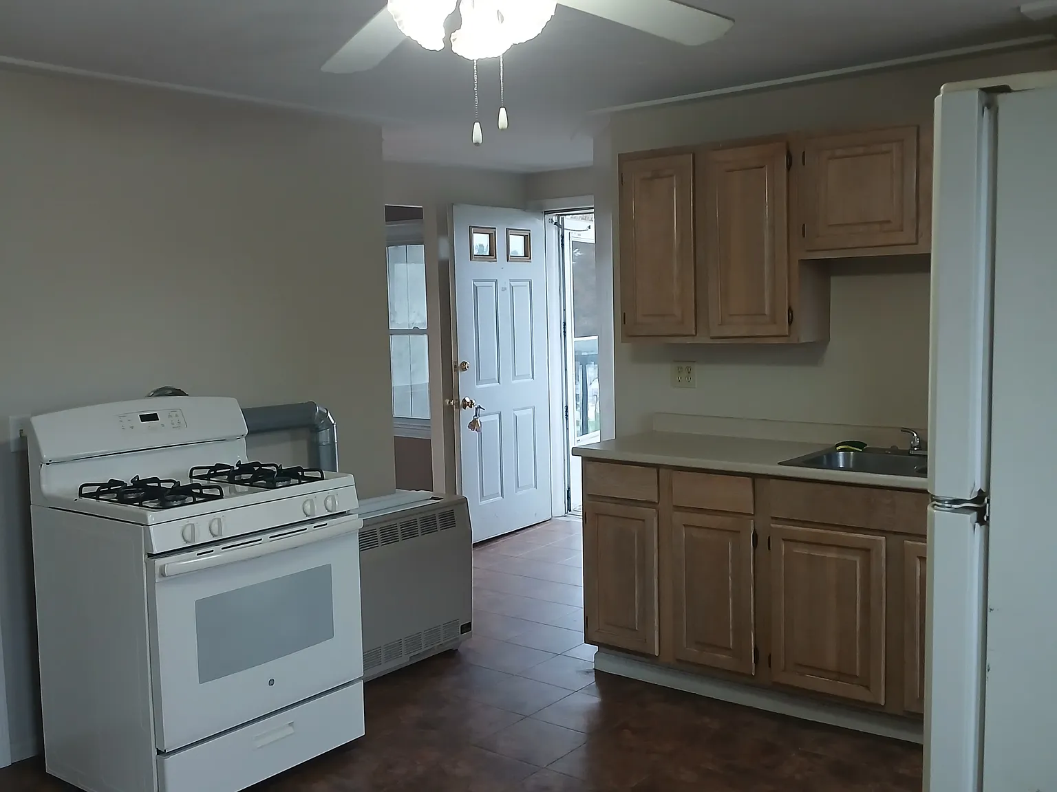 2 bed, 1000 sqft, $1,950 — Photo 2