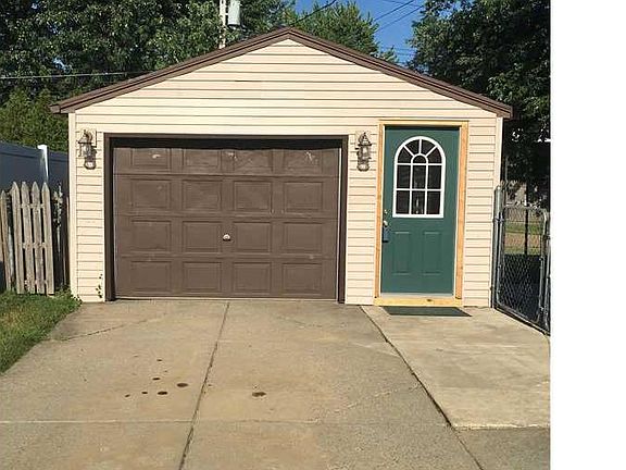 5th image of 230 Brookside Dr