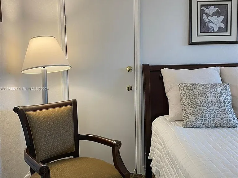 19201 Collins Ave #640 — Photo 6