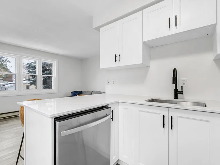 77 Lancaster St W #5 — Photo 6