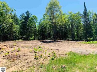 150 Pine Knoll Dr, Cadillac, MI 49601