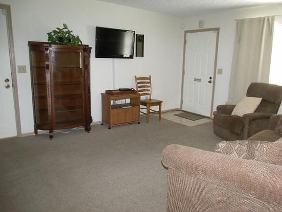 5th image of 255 Residence Dr #255