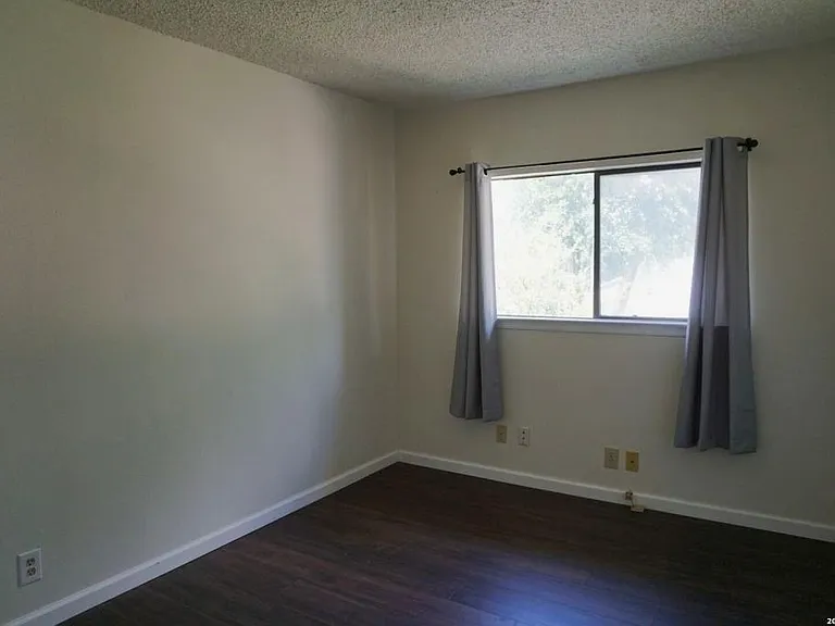 8435 Forest Ridge Dr — Photo 20
