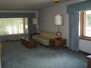 3rd image of 4943 N Nordica Ave