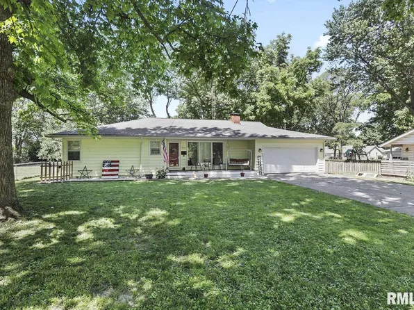 426 S 7th St, Auburn, IL 62615