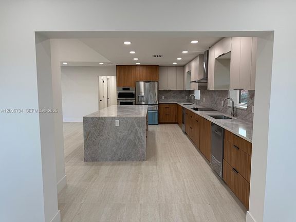 5th image of 7917 Chula Vista Cres