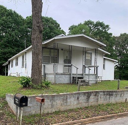 2nd image of 239 Lawson St