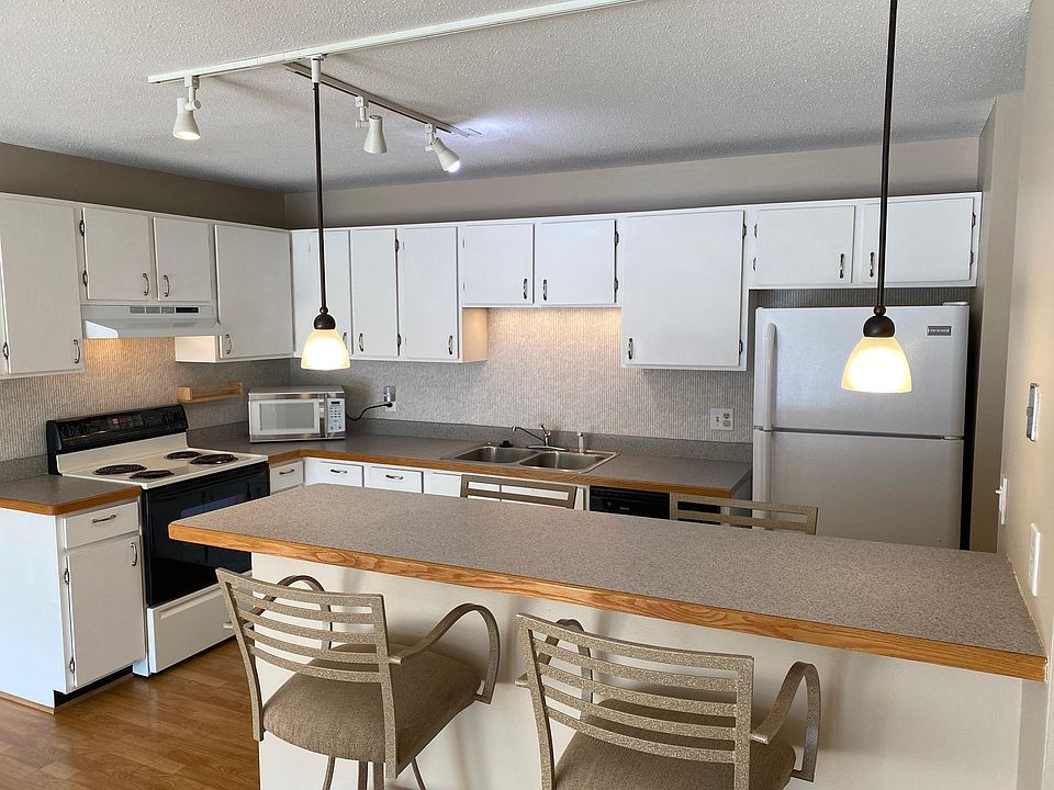 1st image of 175 County Road B2 E APT 423