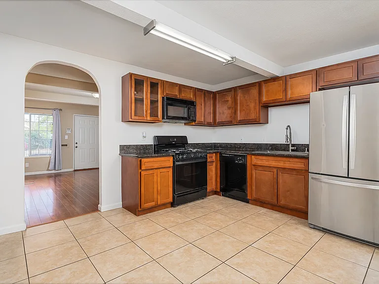 290 Lindley Dr — Photo 7