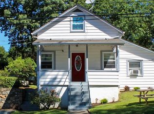22 Hanson St, Lake Peekskill, NY 10537
