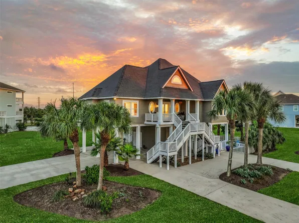 3635 Foremast Dr, Galveston, TX 77554