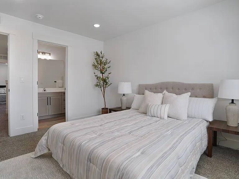 Valo At Bellin Townhomes — Photo 21