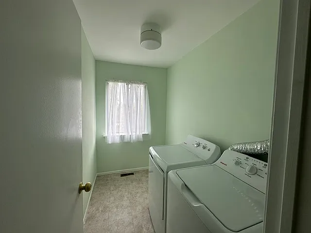 2127 Rhododendron Ct — Photo 15